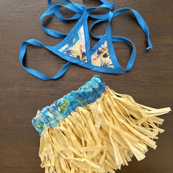 #PoshPets Hula Girl Halloween Costume - Picture 2 of 2